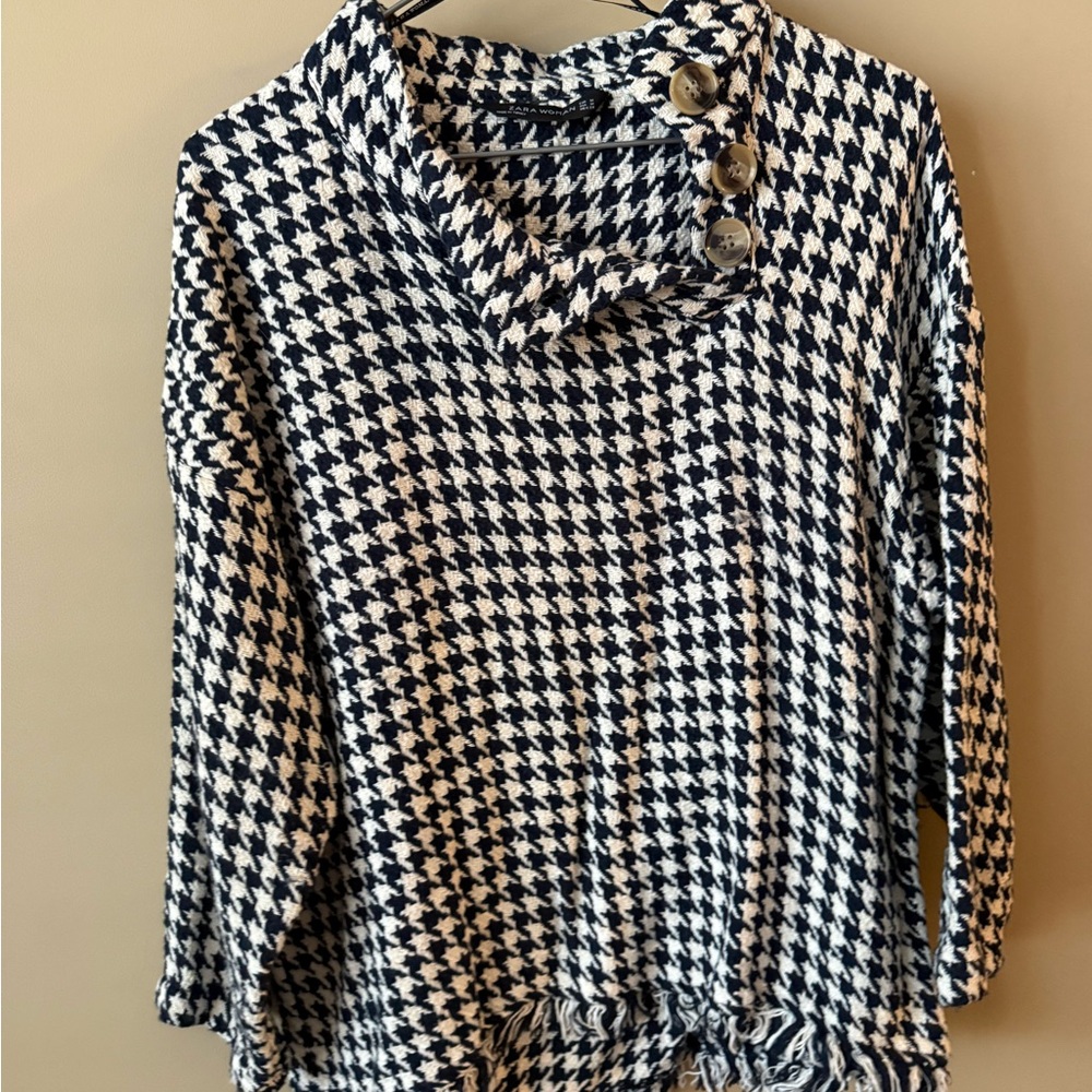 Zara Black and White Houndstooth Sweatshirt